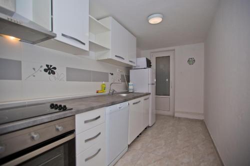 Apartments Vucetic - image 8