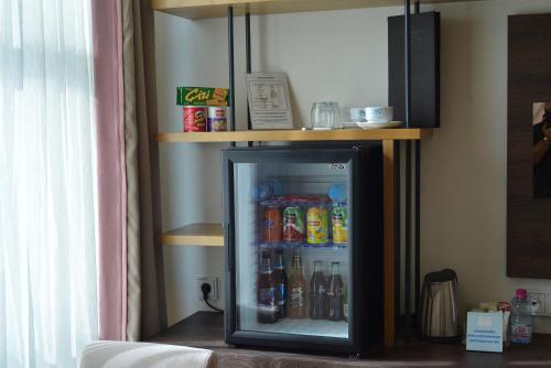 Wes Hotel - image 3