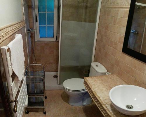 Fürdőszoba, Apartamentos Los Balcones in Tineo