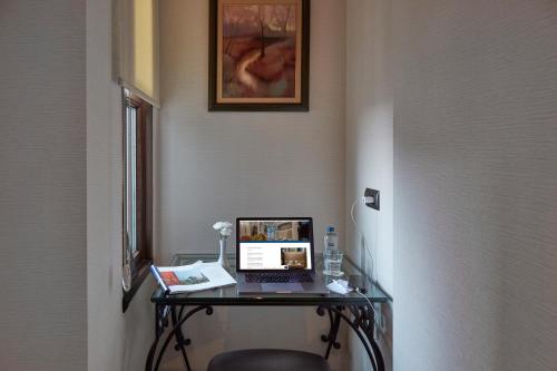 Konak Hotel Taksim, Стамбул (фото 10)