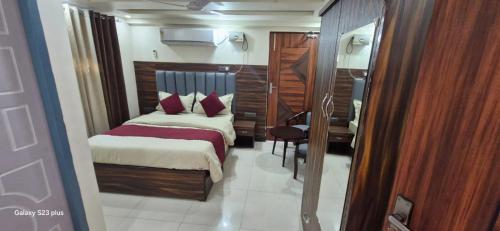 Viraj Homestay & Restaurant in Bhaniawala