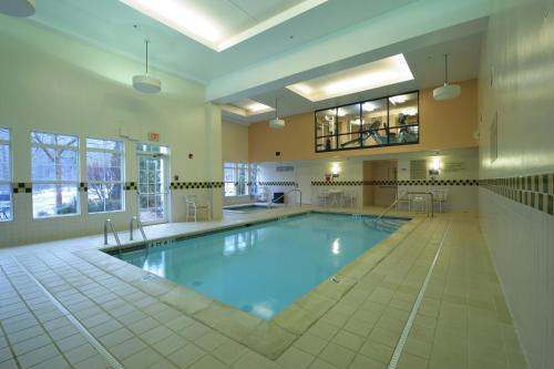 D. Hotel Suites & Spa in Holyoke, USA