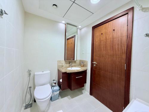 Urban Retreat 1BR with Pool & Burj Glimpse, Dubai (photo 3)