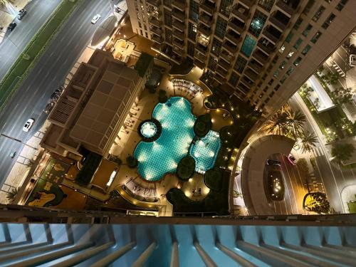 Urban Retreat 1BR with Pool & Burj Glimpse, Dubai (photo 7)