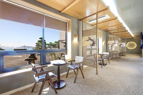 거제 브라운도트 호텔 거제근포항점 (Brown Dote Hotel Geunpohang) 호텔 레스토랑