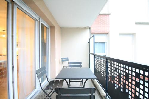 Kilátás, Luxe Neuf - 8mn pied RER C-Paris-Eiffel Tower, Parking Rue Gratuit, Balcon Prive, Matelas Bultex 160 in Arpajon