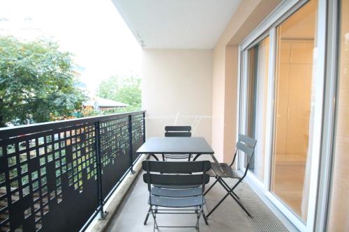 Kilátás, Luxe Neuf - 8mn pied RER C-Paris-Eiffel Tower, Parking Rue Gratuit, Balcon Prive, Matelas Bultex 160 in Arpajon