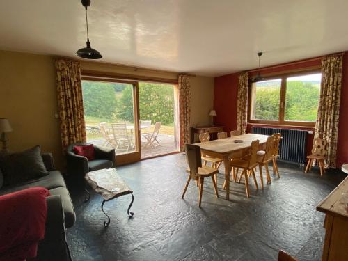 ห้องส่วนกลางสำหรับนั่งเล่น/ดูทีวี, Chambre d'hotes La Forestiere in เลอโฮห์วาล์ด