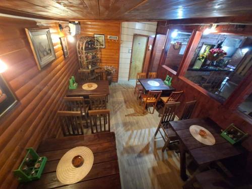 ห้องอาหาร, Burence -m in ชุการิกา