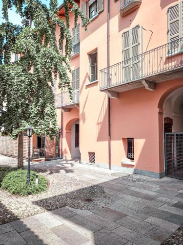 prestige in the Historical Center in โนวารา