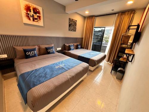 GLITZ HOTEL near Time Tunnel Museum