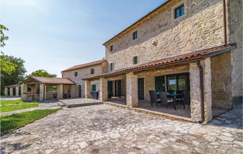 Stone Villa Paula by Istrabook in Butkovici