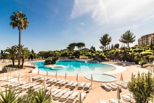 Facilities, Appartement Premium Genius - Chambre separee -vue Mer -Jardin Cloture -Terrasse -Parking - Piscine C in Saint-Raphael