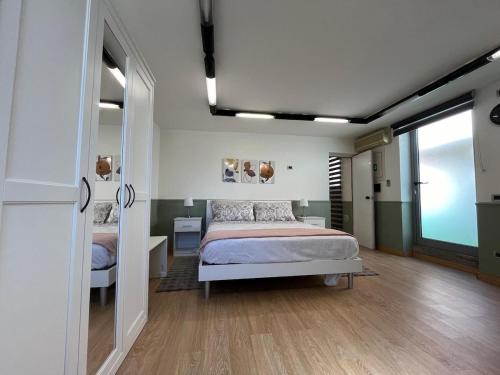 Portion of independent villa in ชินิเซลโล บัลซาโม