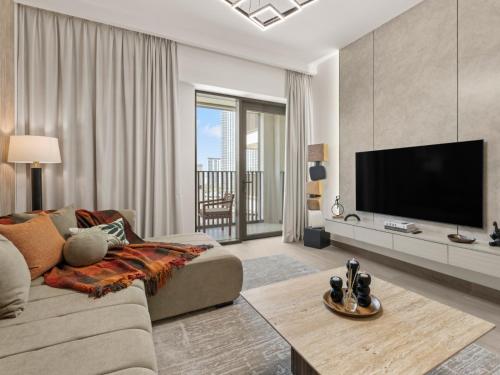 Radiant Luxe Retreat 1BR w Sofa Bed-Sleeps 4- in Lotus 3, Dubái (foto 3)