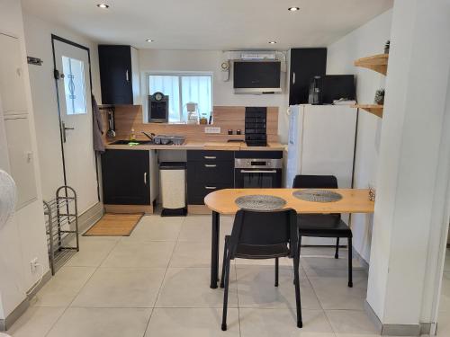 Kitchen, Bas de Villa in Other