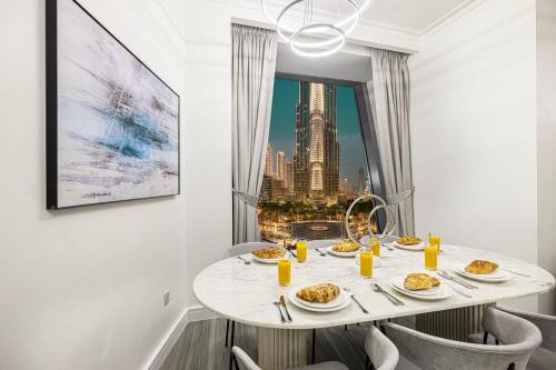 Grand 4BR Burj View PS5 at Burj Vista Downtown, Dubaj (zdjęcie 5)