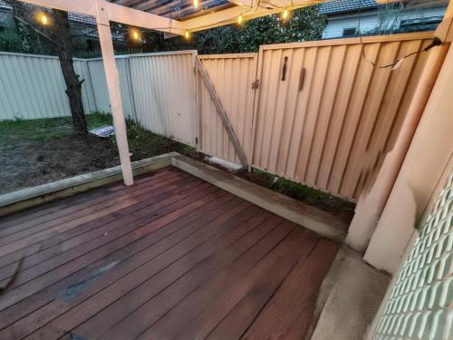 Spacious Studio with Garden close 2train&Westfield near Leonora Close Park