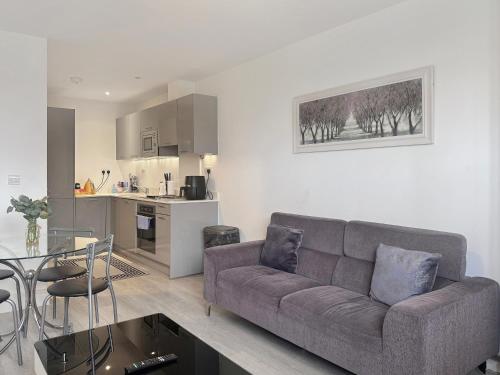 Blue Sapphire, Milton Keynes