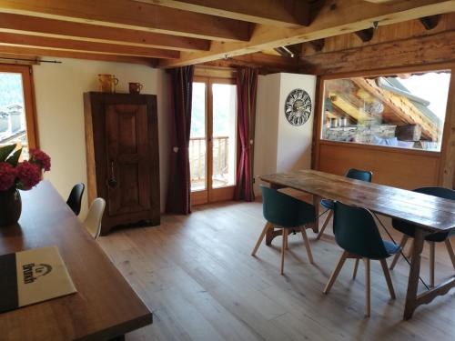 Charmant appartement avec terrasse de toit 2 chambres 4 pers in Seez