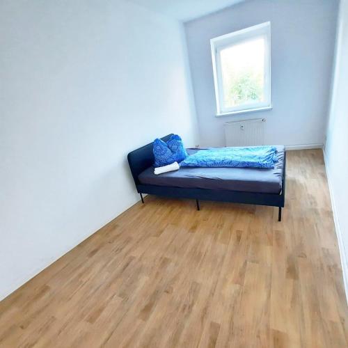 Large flat with separate rooms for 8 guests ST0, Zeitz (foto 2)