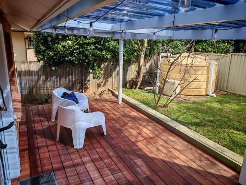 View, Spacious Studio with Garden close 2train&Westfield near Leonora Close Park