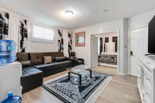 3BR Newark duplex near Downtown & Transit