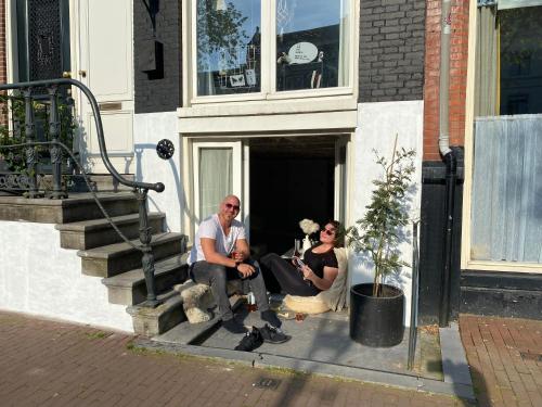 JoyJoyJoy the White Wilde ecolicious studio in a historic Canalhouse from 1799 with terrace at the canals 4