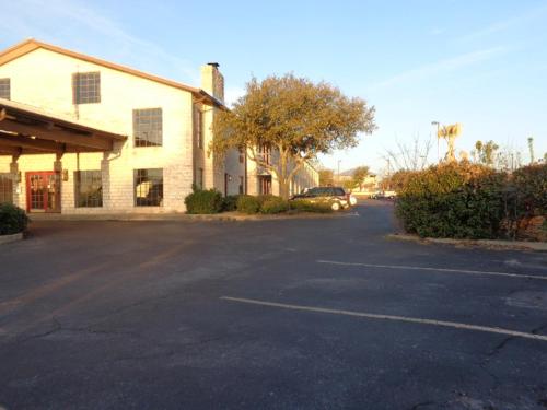 Windcrest Inn and Suites - 숙소 외관