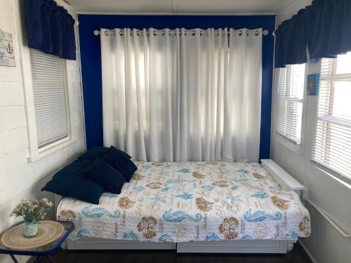 BEACH COTTAGE 2nd HOUSE FROM BEACH in Seaside Heights, USA