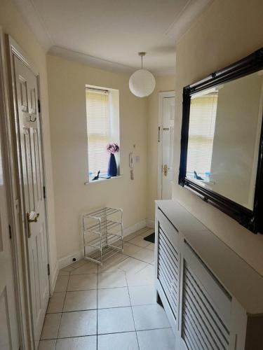 Apartment with Free Parking, Manchester (photo 9)