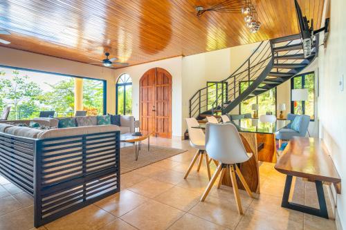 4 bedroom-sleep 9-private pool-gated-Ojochal in Ojochal