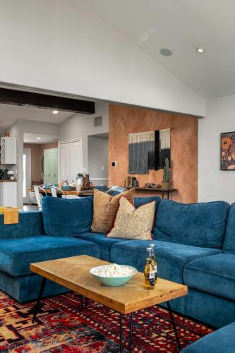 Autumn Adventure - Sleeps 10 - Hot Tub - Billiards in San Carlos