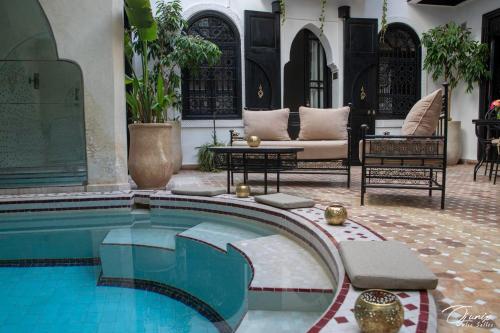 리아드 스파 르 시크릿 드 조라이다 - 수영장