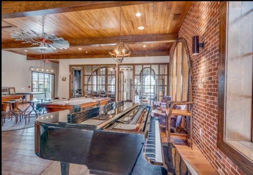 Business deluxe suite 15 min from DFW & Love Field in Farmers Branch