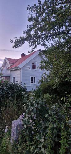 Exterior view, Vackert sekelskifteshus pa bondgard i Vimmerby in Vimmerby