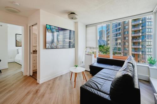 Cozy Urban Living! Hidden Gem!