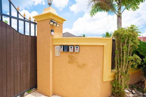 A szálláshely kívülről, DW apartments in Mandeville