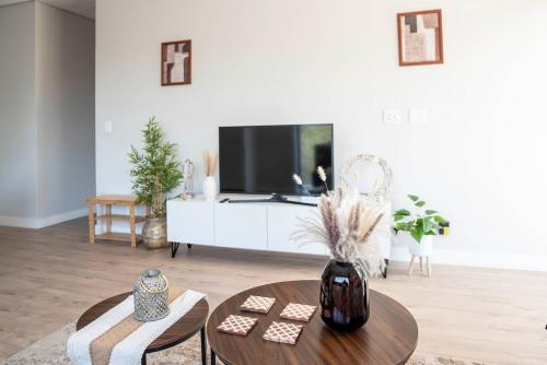 Casa Sol Mar - Chic 2Br Retreat - Relax, Unwind & Feel At Home - Miniatura 3