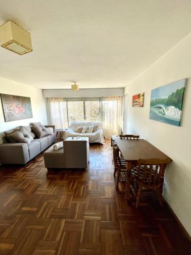 Departamento Amplio y Luminoso en Pocitos