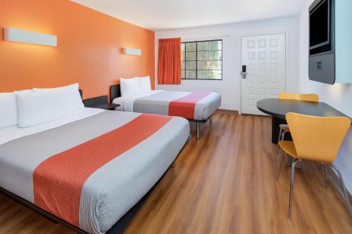 Motel 6-Thousand Oaks CA - image 10