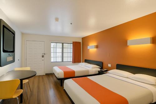Motel 6-Thousand Oaks CA - main image