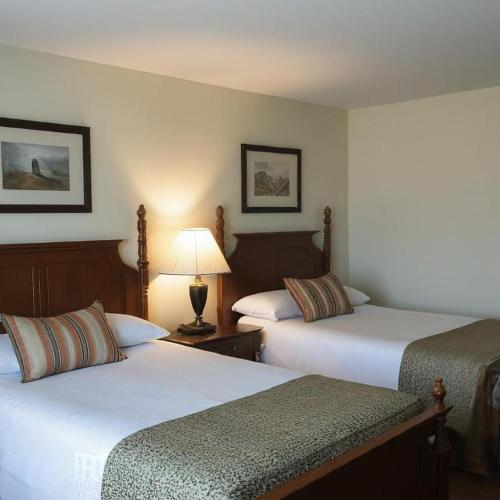 2 queen beds