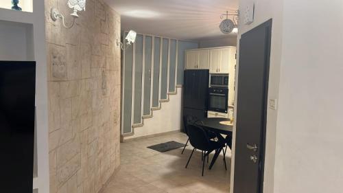Mia's house