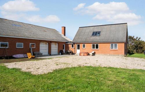 2 Bedroom Amazing Home In Thyholm