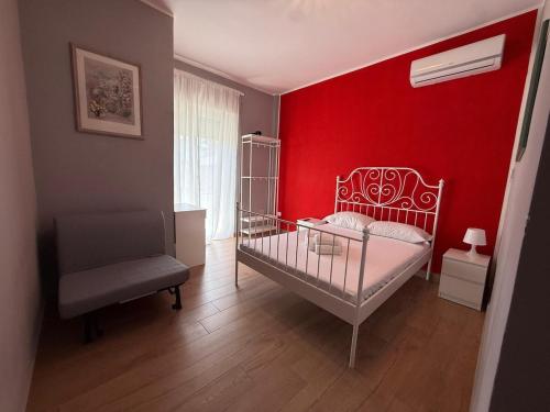 1 queen bed, 1 sofa bed