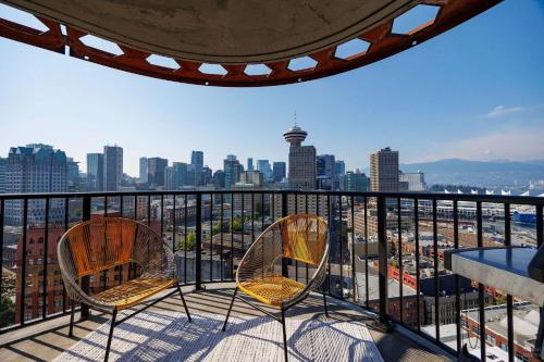Spacious 2BD in Vancouver Patio with Ocean View