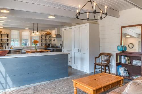 Brand New Barn House in สตอกบริดจ์ (MA)