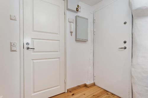 Old Town Central Apartment - image 12