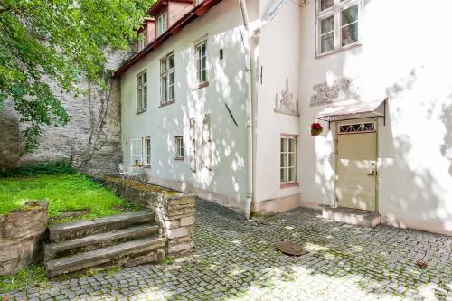 Old Town Central Apartment - image 10